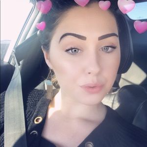 Meet your Posher, Chloe